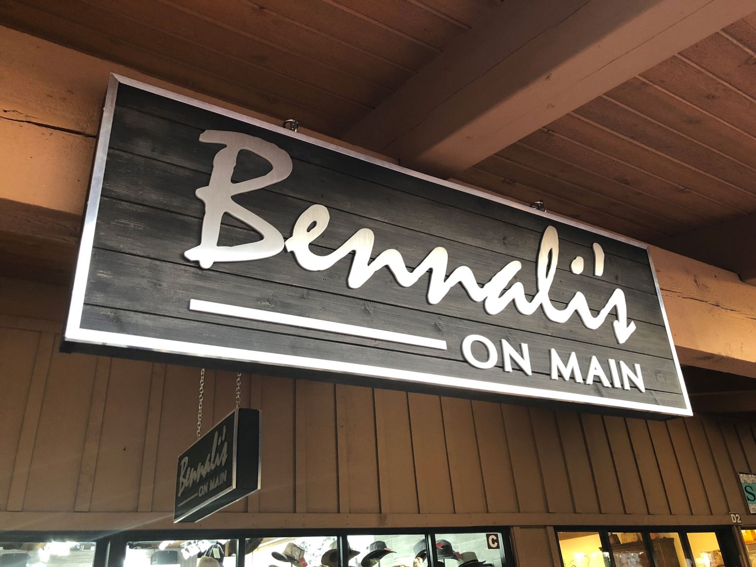 Sedona-Sign-Company-Bennalis-Custom-Wood-Aluminum-Letters-Wall-Sign-19