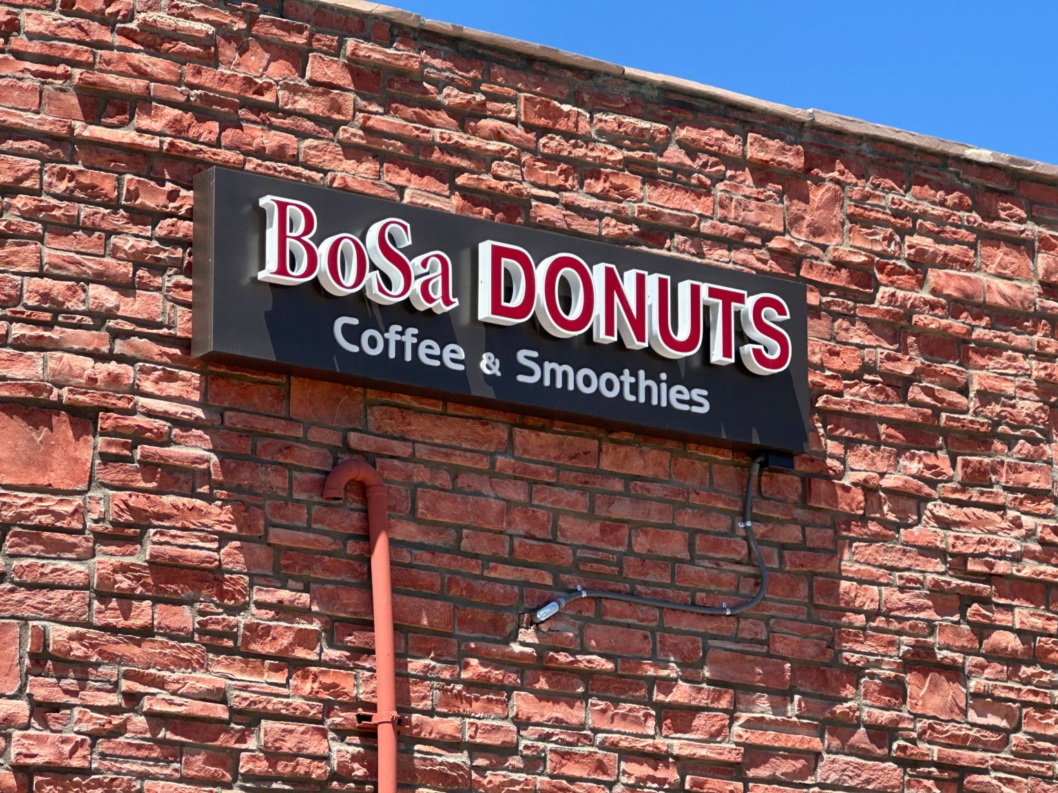 Sedona-Sign-Company-Bosa-Donuts-Reverse-Lit-Channel-Letters-8