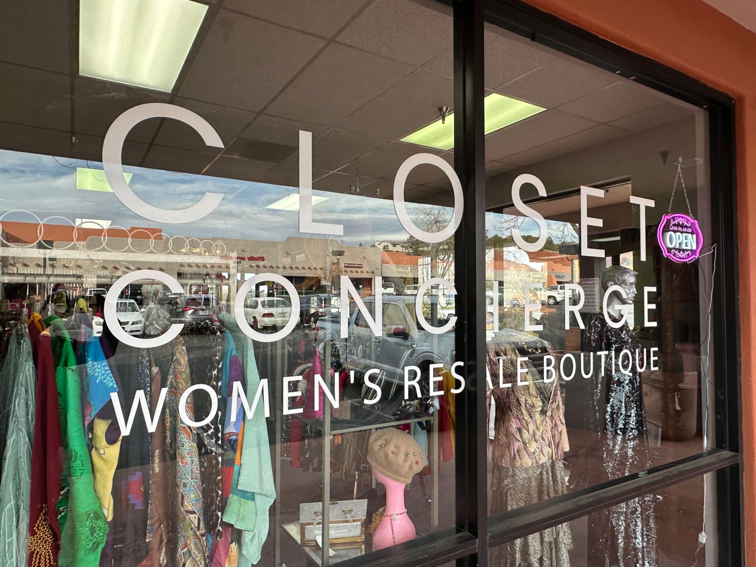 Sedona-Sign-Company-Closet-Concierge-Window-Graphics-3