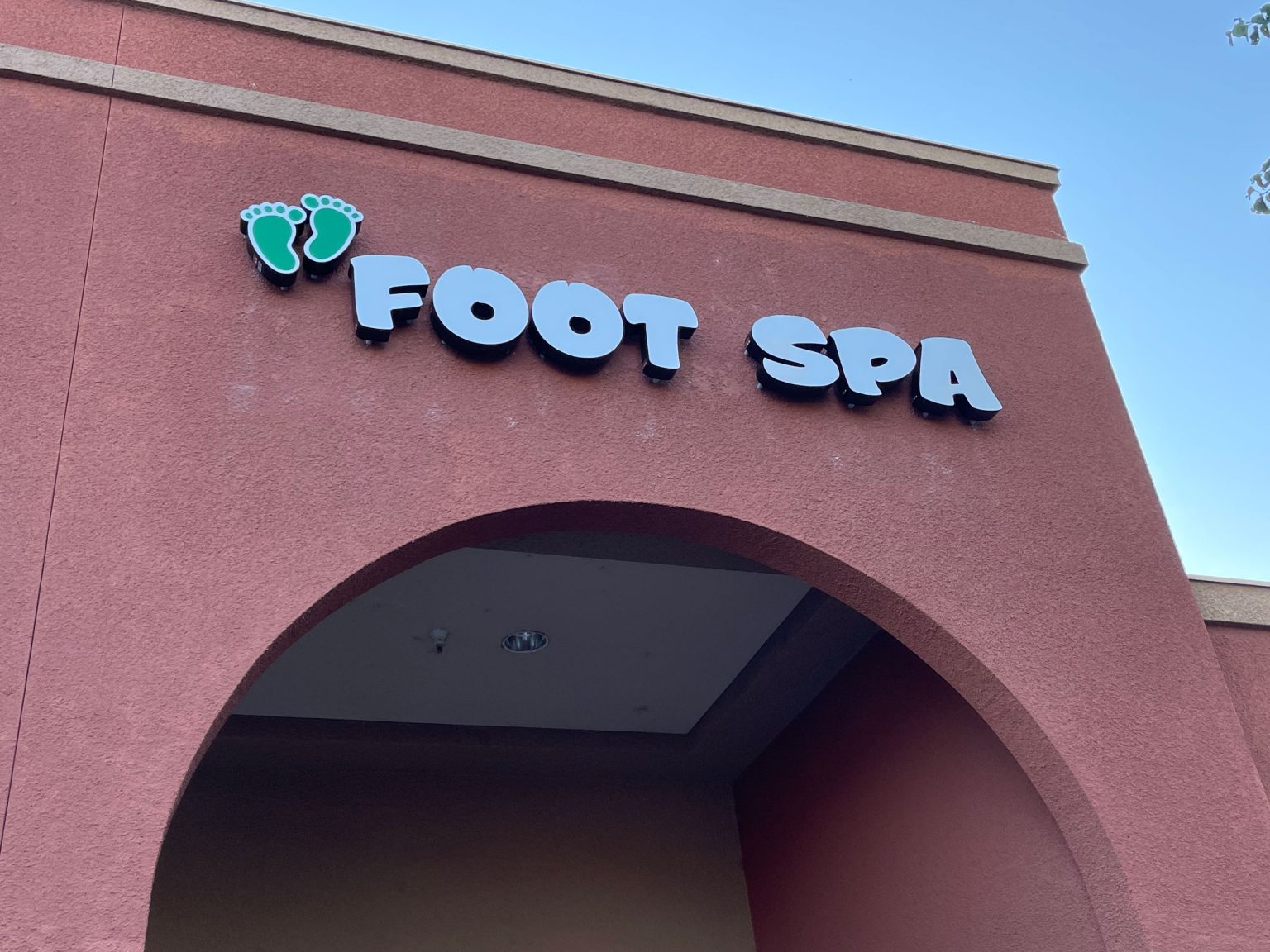 Sedona-Sign-Company-Foot-Spa-Reverse-Lit-Channel-Letters-5
