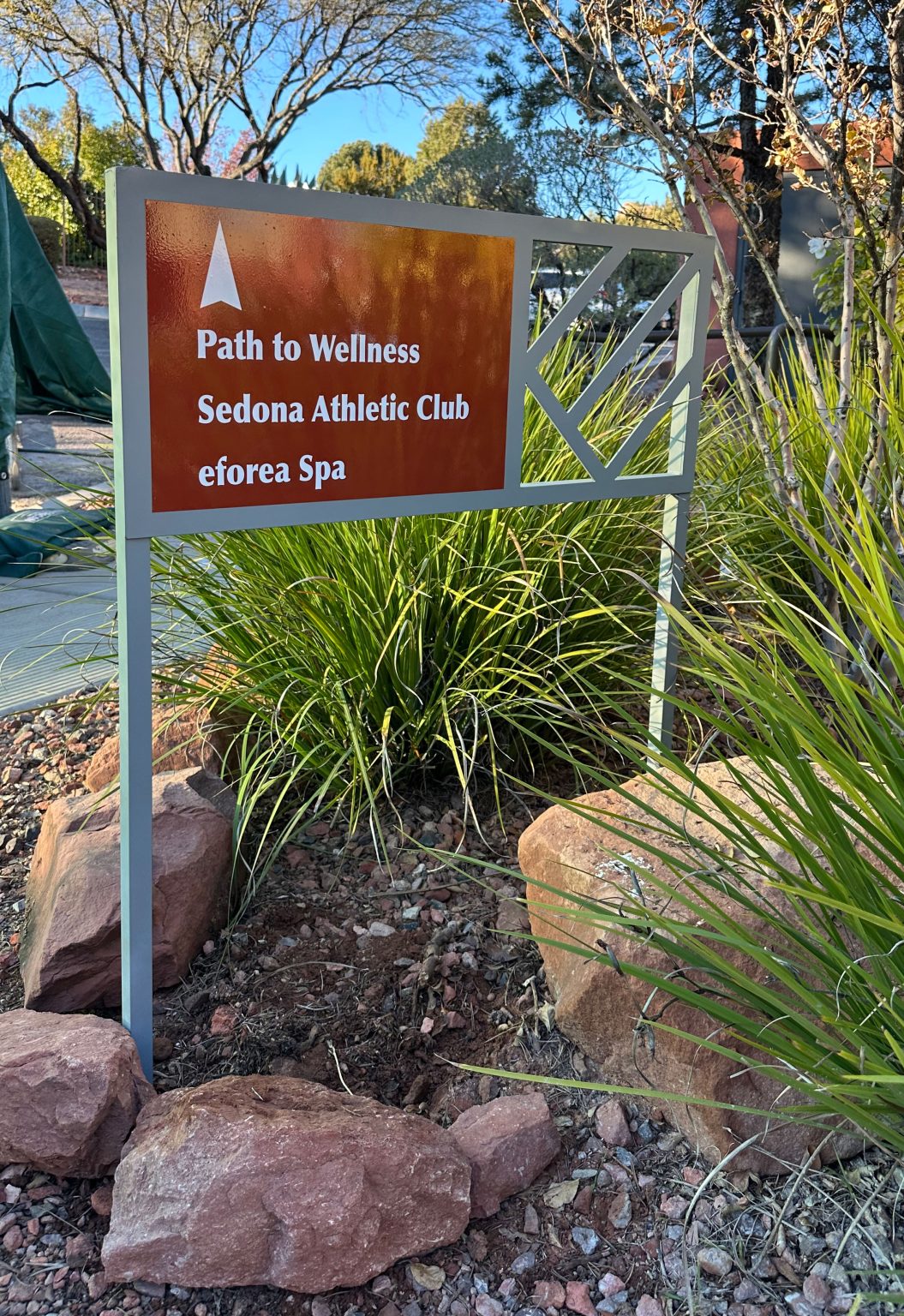 Sedona-Sign-Company-Hilton-Sedona-Resort-at-Bell-Rock-Frames-and-Stake-Signs-17