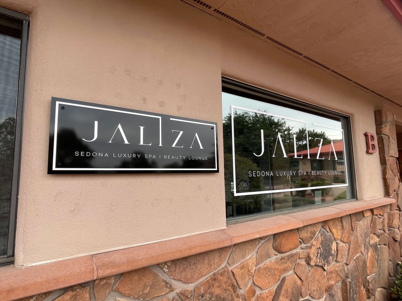 Sedona-Sign-Company-Jaliza-Sedona-Luxury-Spa-Flat-Printed-Sign-15