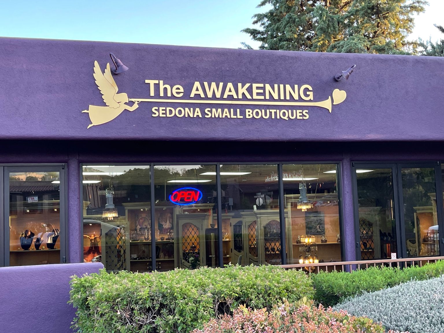 Sedona-Sign-Company-Sedona-Awakenings-Acrylic-Dimensional-Letters-14