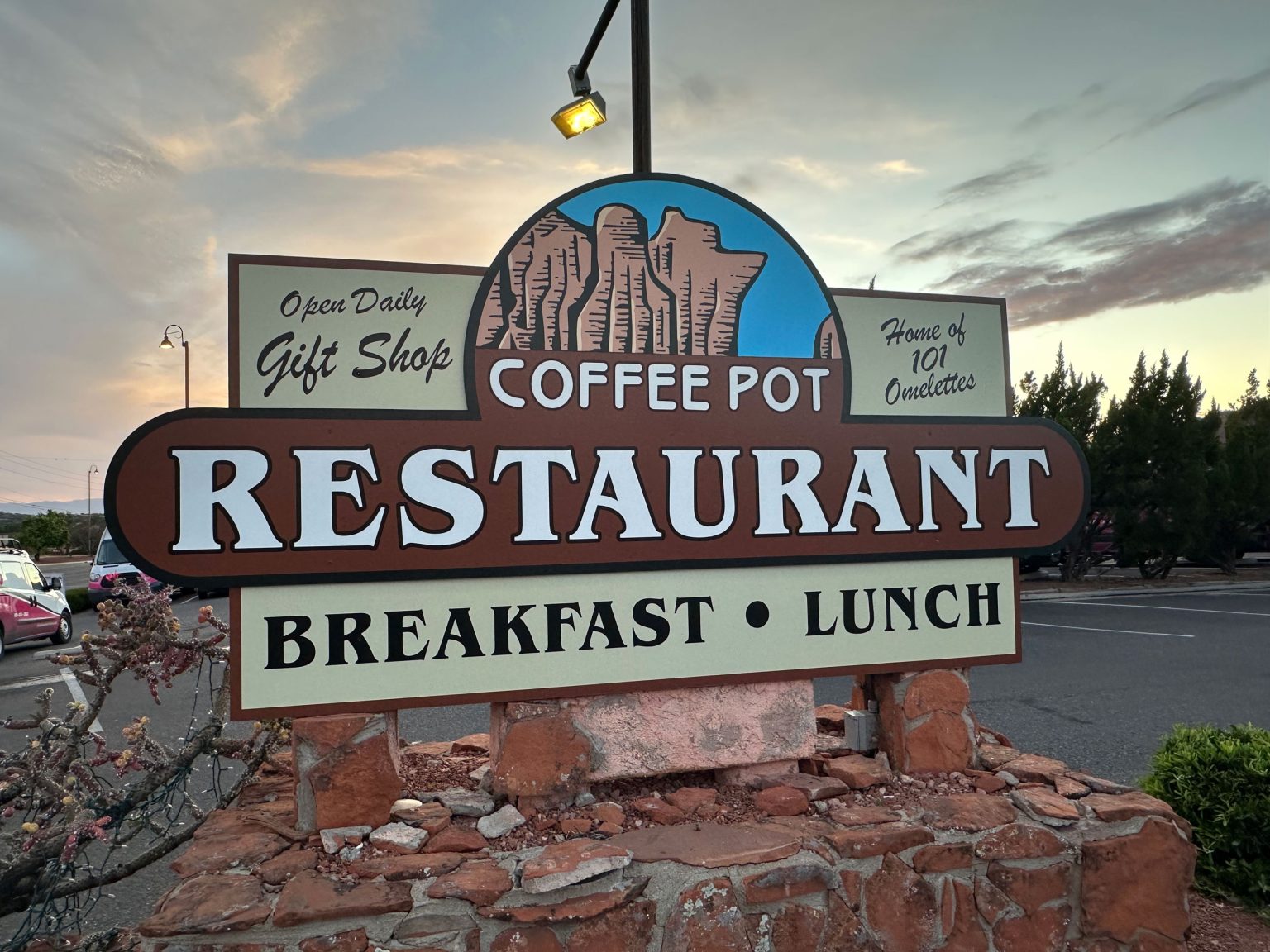 Sedona-Sign-Company-Sedona-Coffee-Pot-Restaurant-Freestanding-Sign-3