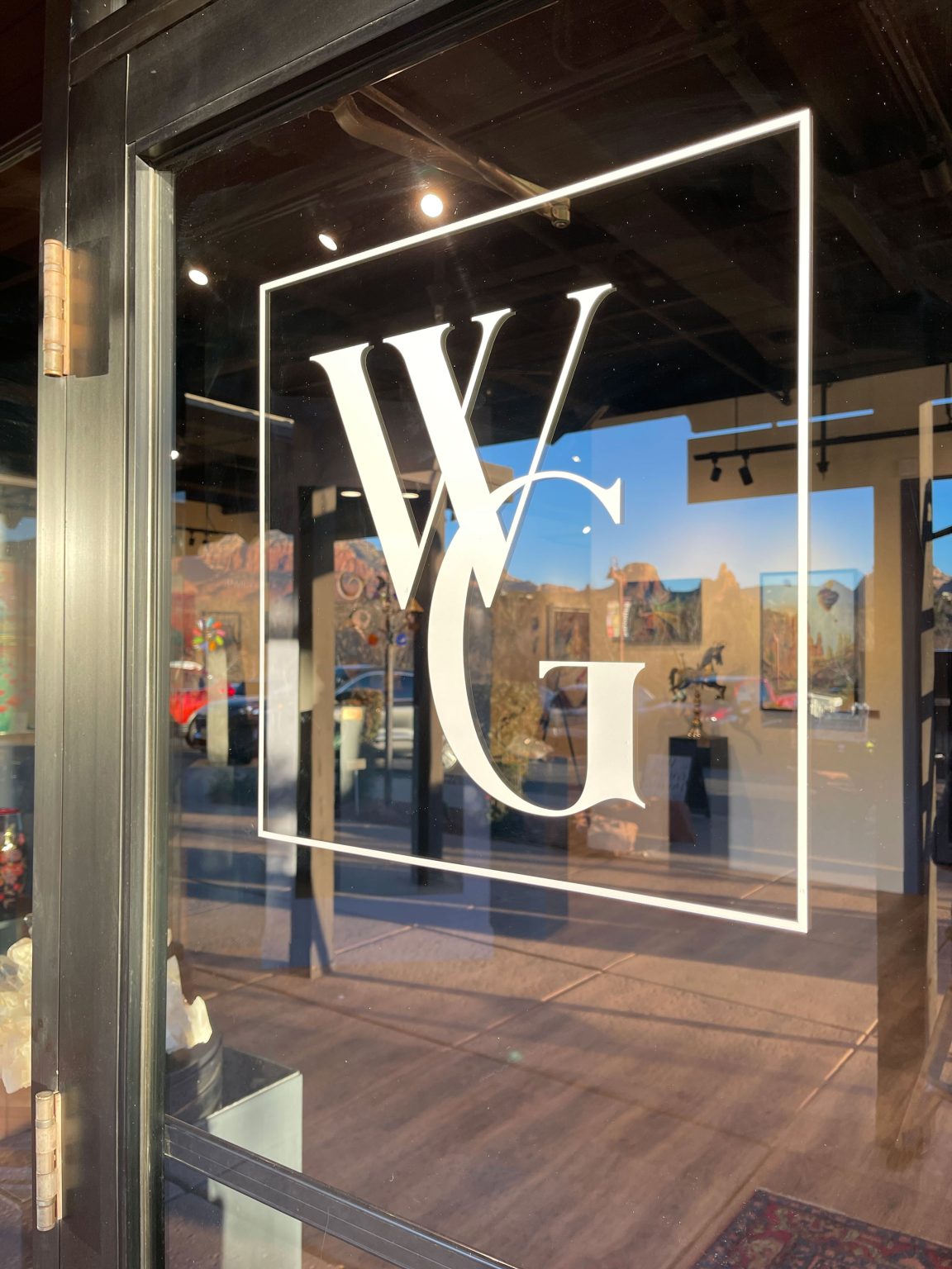 Sedona-Sign-Company-Sedona-Gallery-Window-Graphics-35