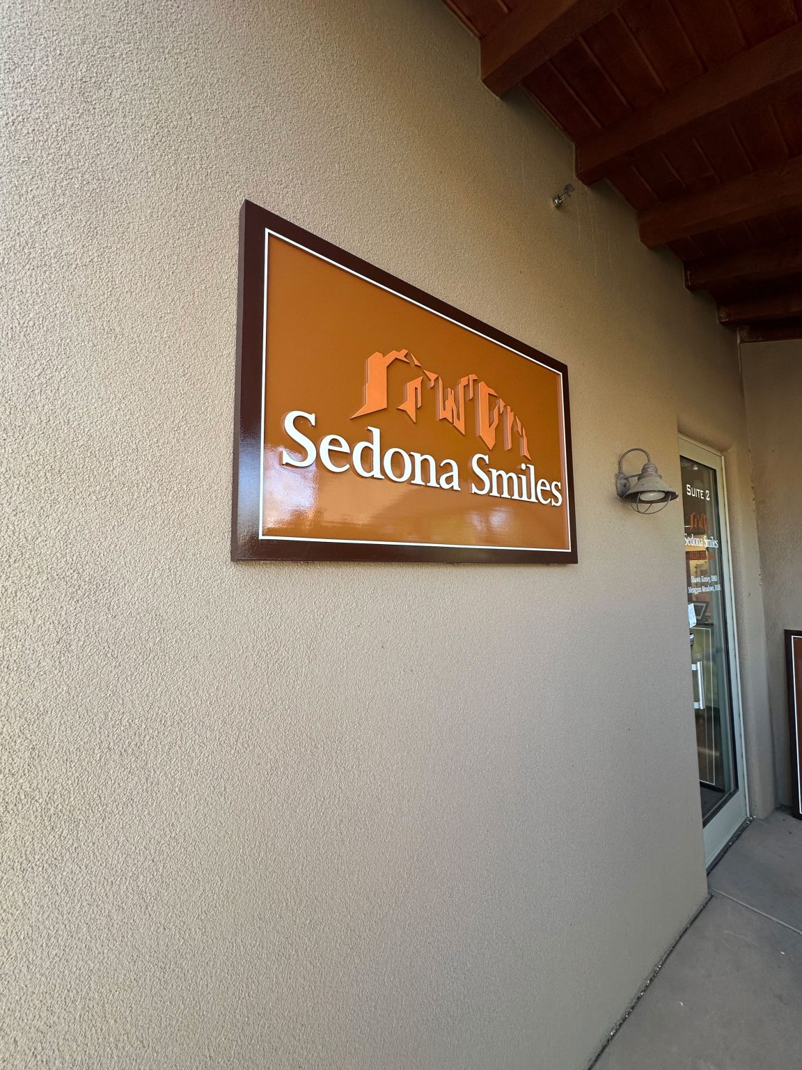 Sedona-Sign-Company-Sedona-Smiles-Sign-HDU-Routed-Sign-4