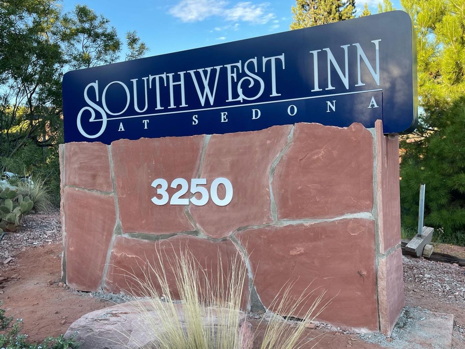 Sedona-Sign-Company-Sedona-Southwest-Inn-Monument-Freestanding-Sign-10