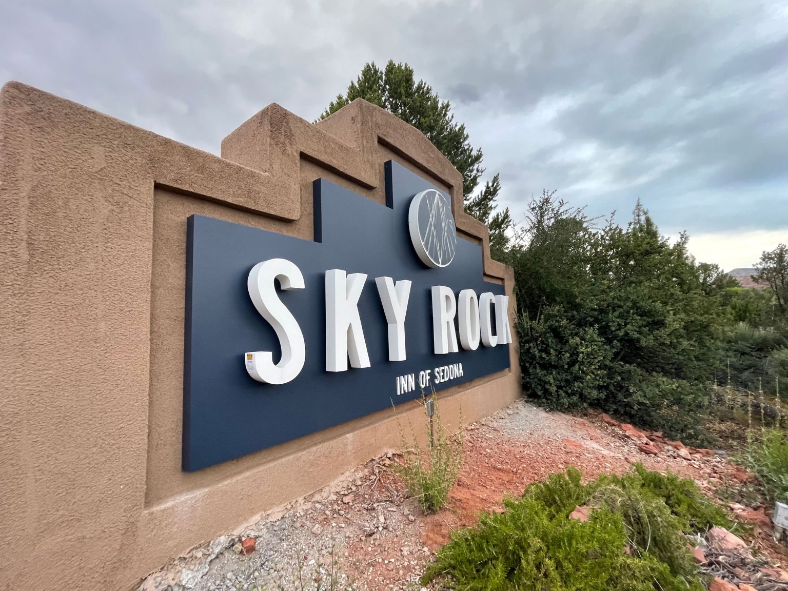 Sedona-Sign-Company-Sky-Rock-Inn-of-Sedona-Reverse-Lit-Channel-Letters-16