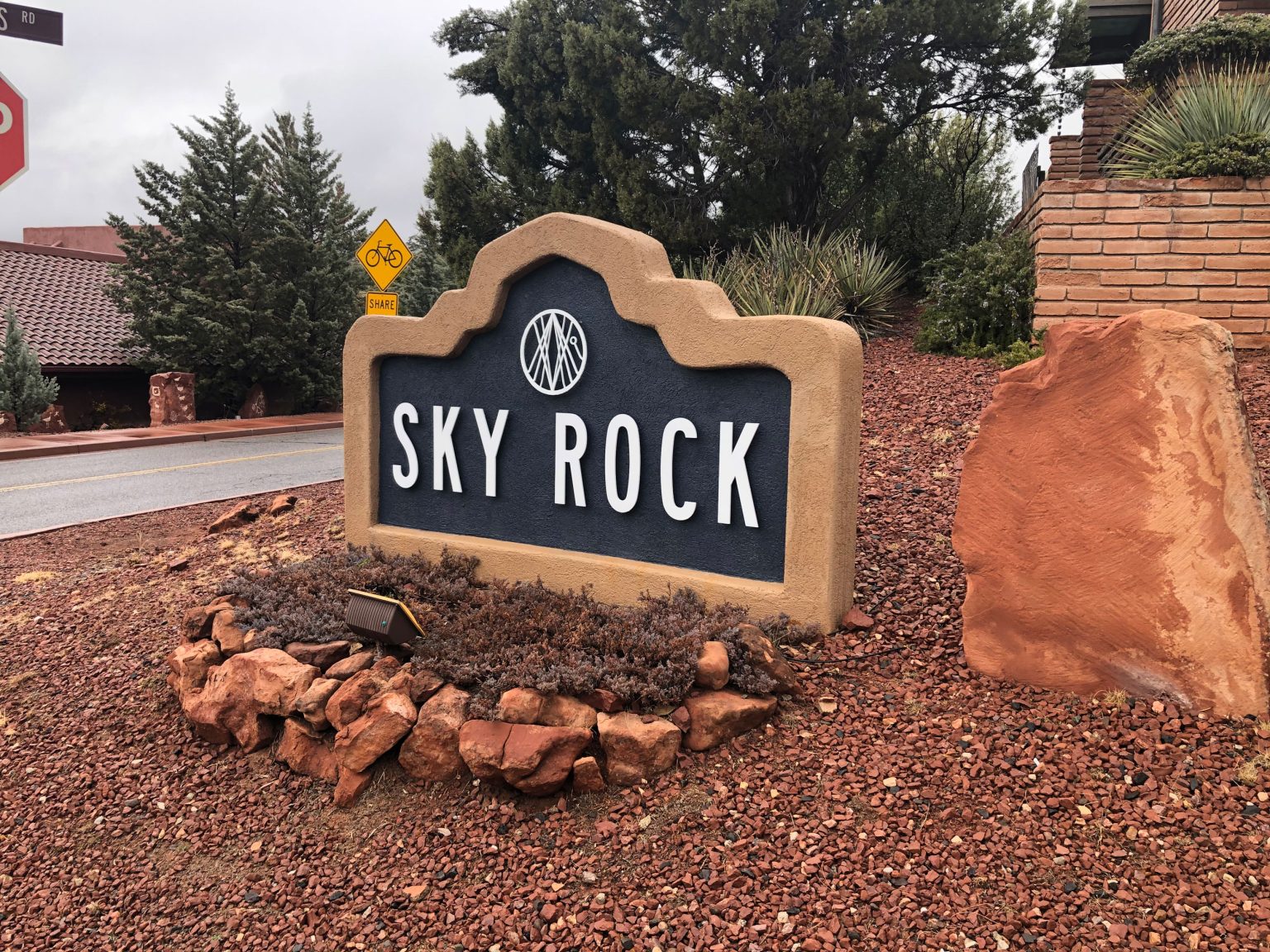 Sedona-Sign-Company-Southwest-Inn-of-Sedona-Aluminum-Dimensional-Letters-16