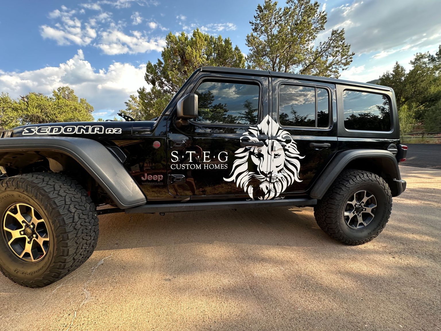 Sedona-Sign-Company-Steg-Custom-Homes-Vehicle-Graphics-17