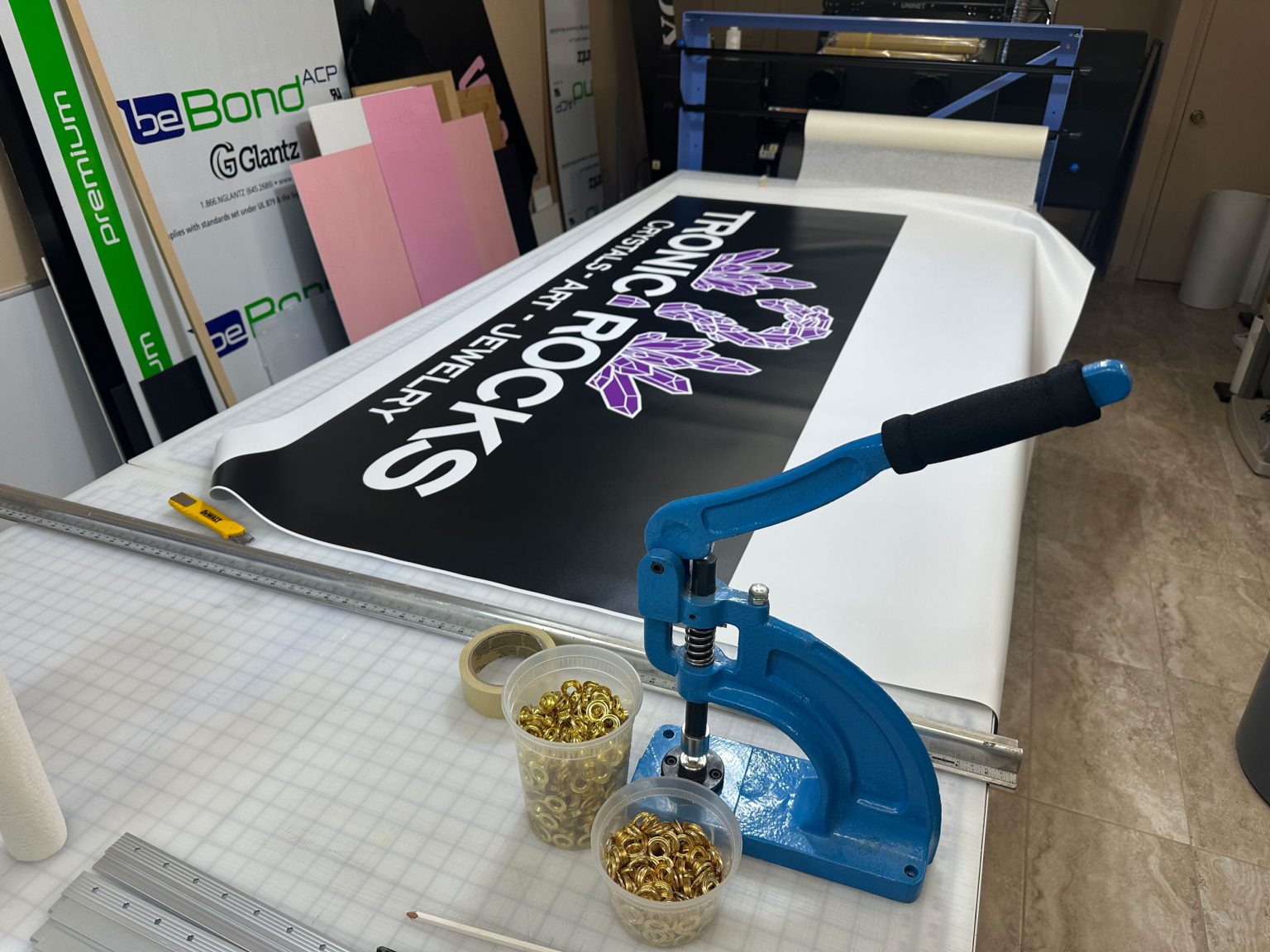 Sedona-Sign-Company-Tronic-Rocks-Banner-4